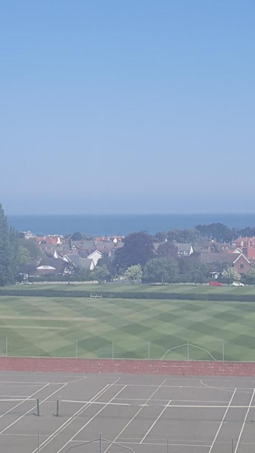 The Kings Suite Oak Drive, Colwyn Bay Ll29 7Yp First Floor Exterior photo
